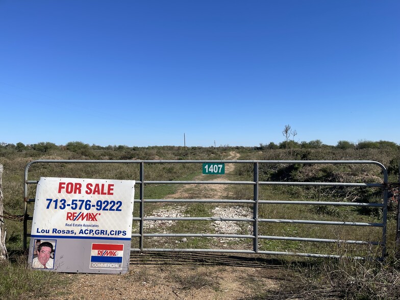 1407 Sunderman Rd., Eagle Lake, TX for sale - Building Photo - Image 2 of 25