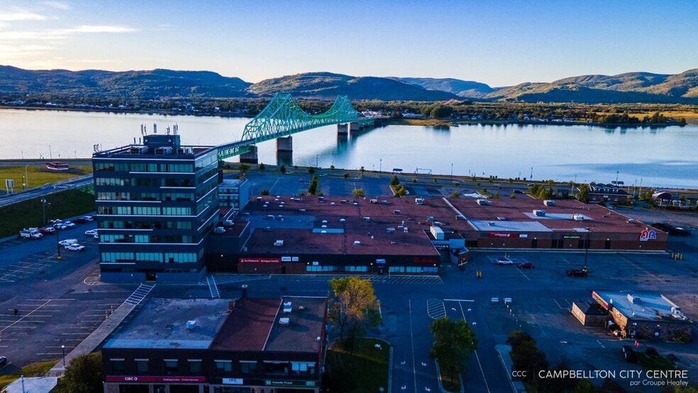 157 Water St, Campbellton, NB à louer - Photo du bâtiment - Image 2 de 9