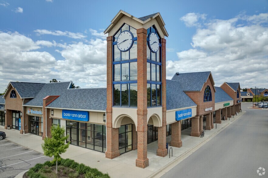 2601-2663 Plymouth Rd, Ann Arbor, MI à louer - Photo du bâtiment - Image 2 de 14