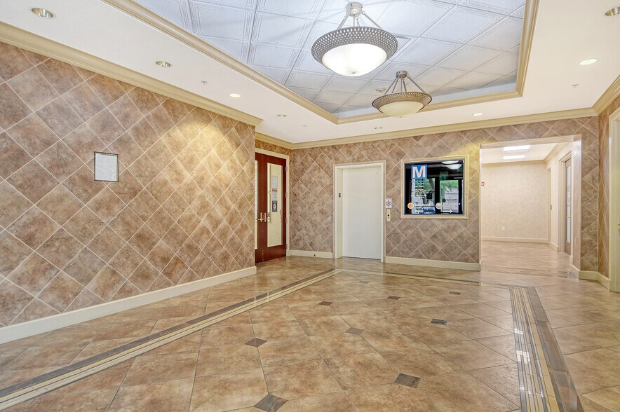 4451 Aidan Ln, North Port, FL à vendre - Photo du bâtiment - Image 2 de 4