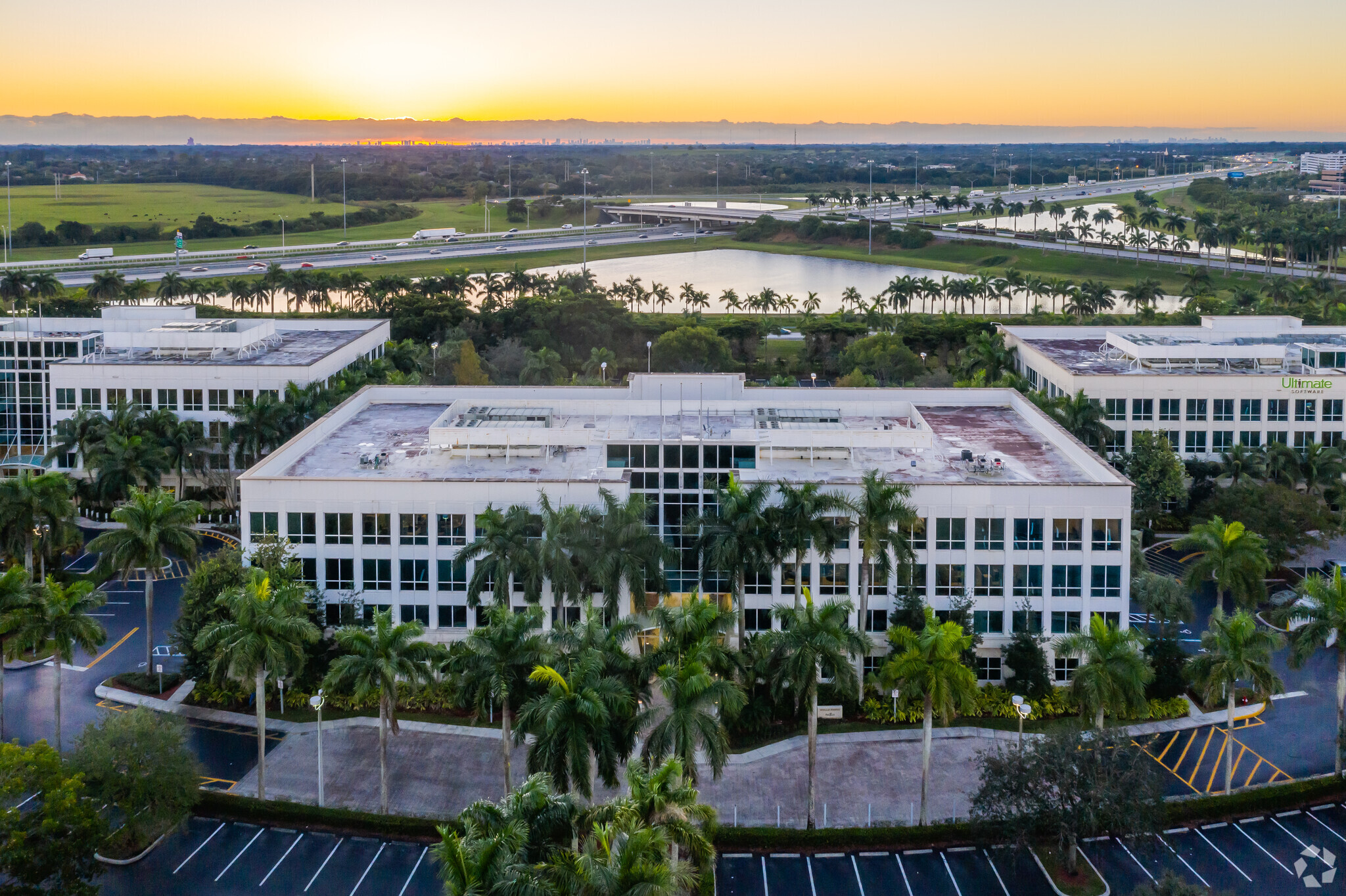 2200 N Commerce Pky, Weston, FL for lease Building Photo- Image 1 of 6