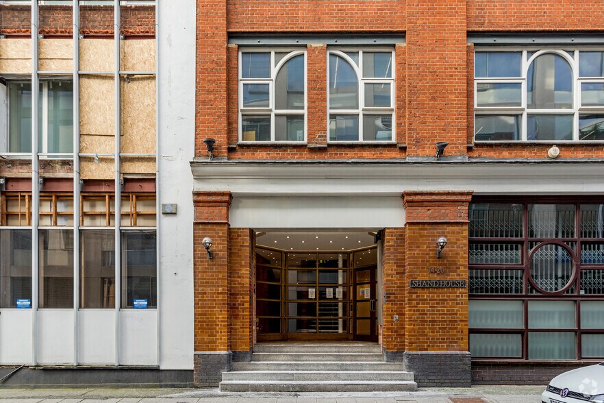 14-20 Shand St, Londres à louer - Photo du bâtiment - Image 3 de 5