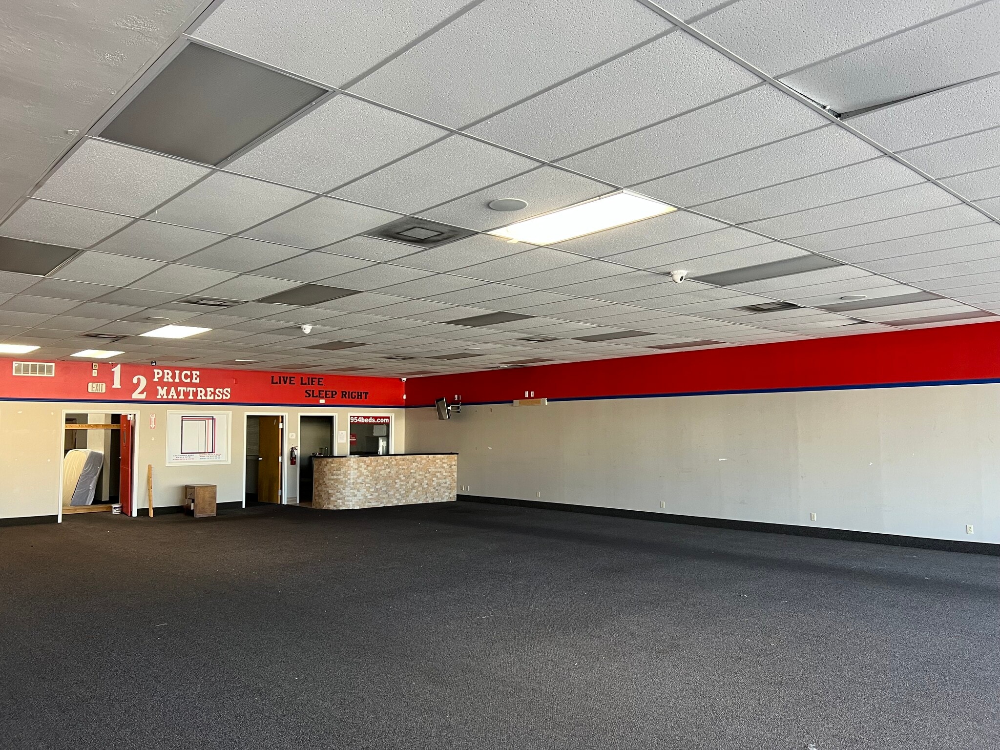 100-128 S Federal Hwy, Dania, FL for lease Interior Photo- Image 1 of 2