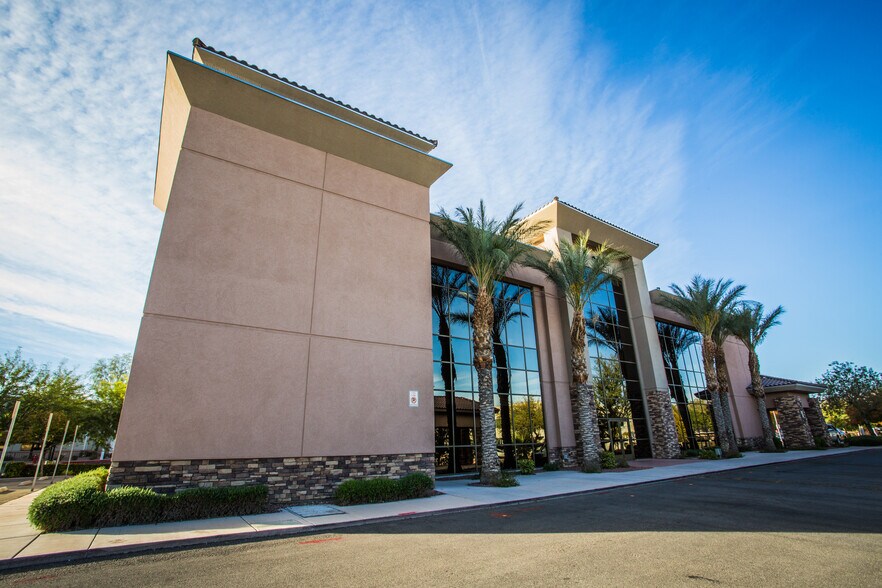 2700 Crimson Canyon Dr, Las Vegas, NV for lease - Building Photo - Image 2 of 12