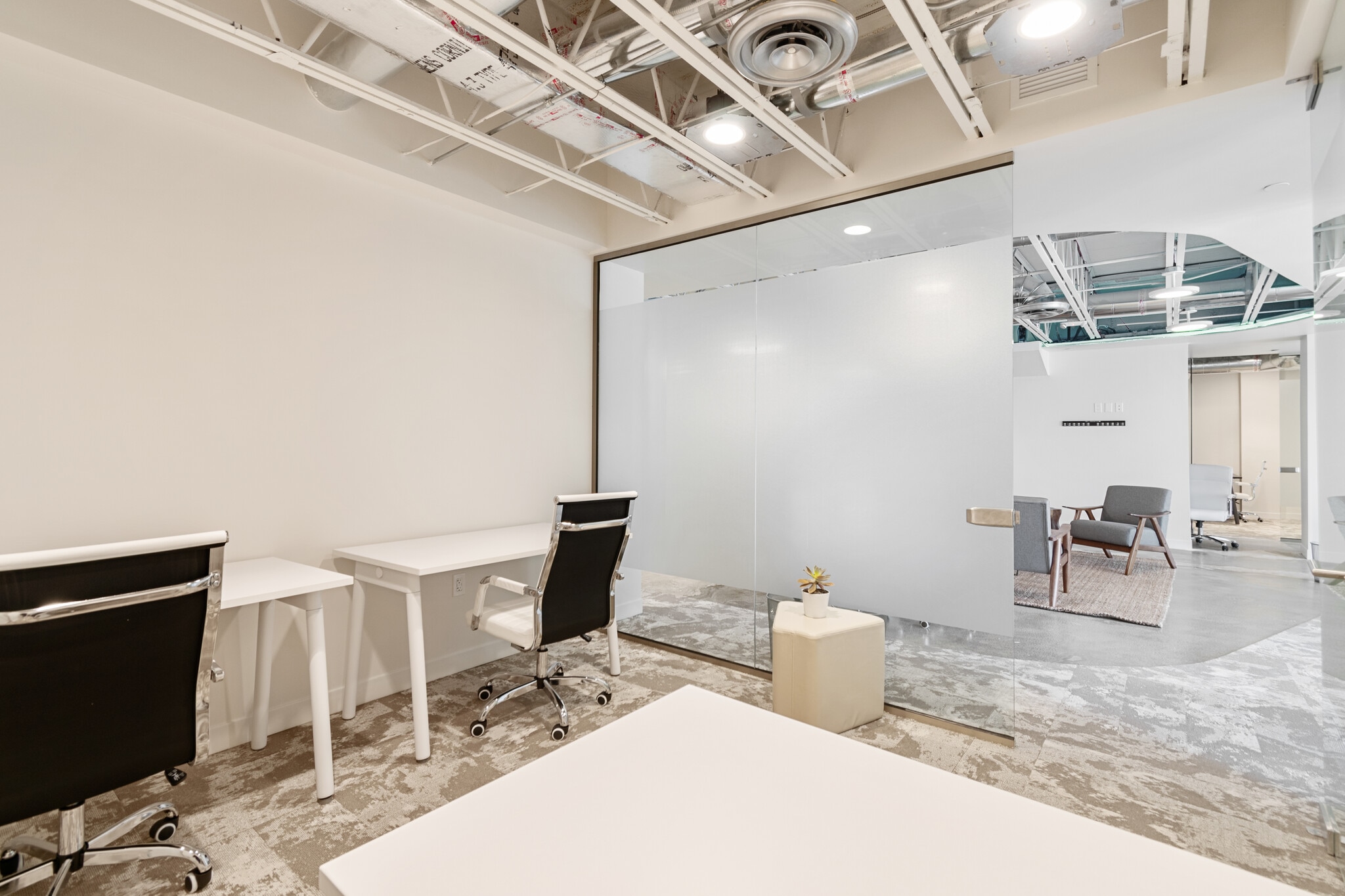 820 W 41st St, Miami Beach, FL for lease Interior Photo- Image 1 of 3