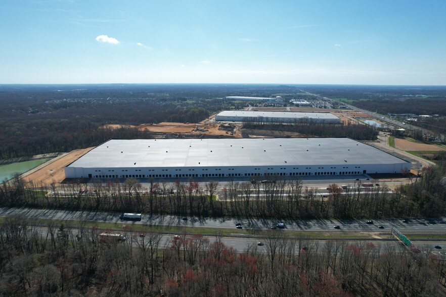 Mount Holly Road, Burlington Township, NJ à louer - Photo du bâtiment - Image 3 de 5