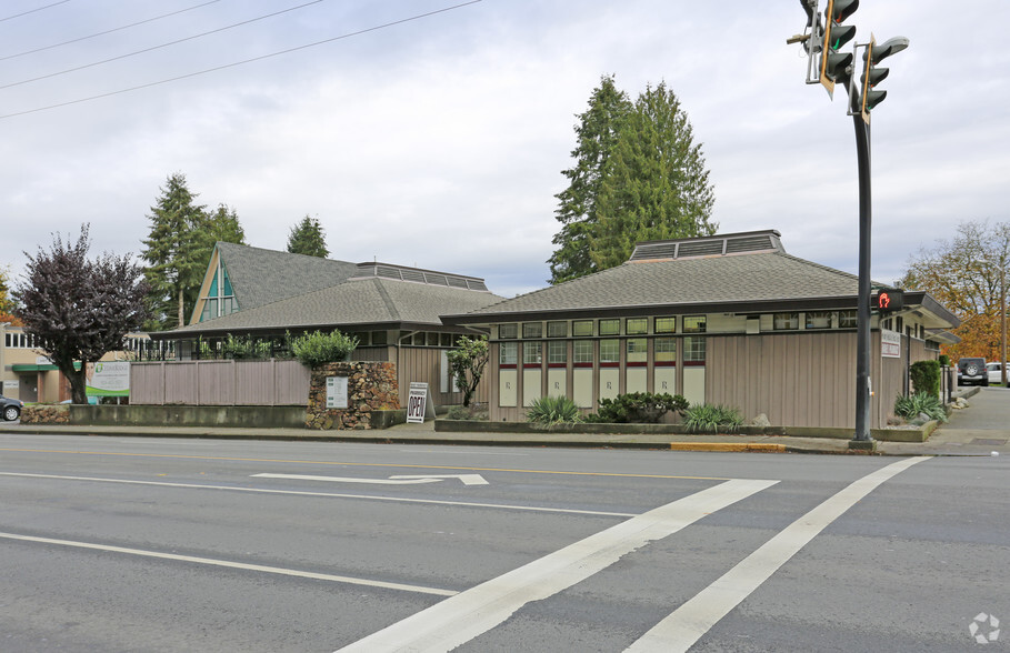 22195 Dewdney Trunk Rd, Maple Ridge, BC for sale - Primary Photo - Image 1 of 11