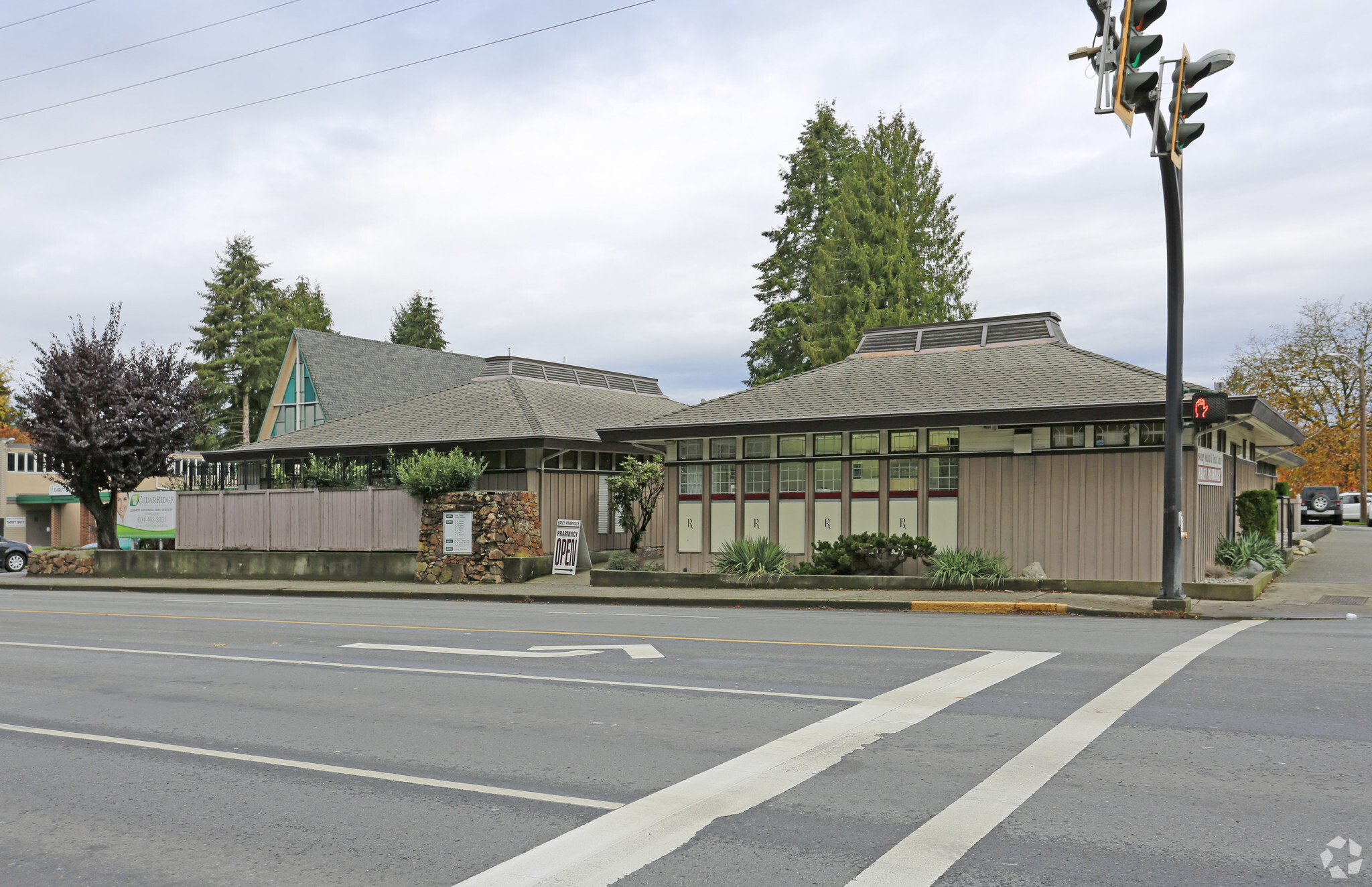 22195 Dewdney Trunk Rd, Maple Ridge, BC for sale Primary Photo- Image 1 of 12