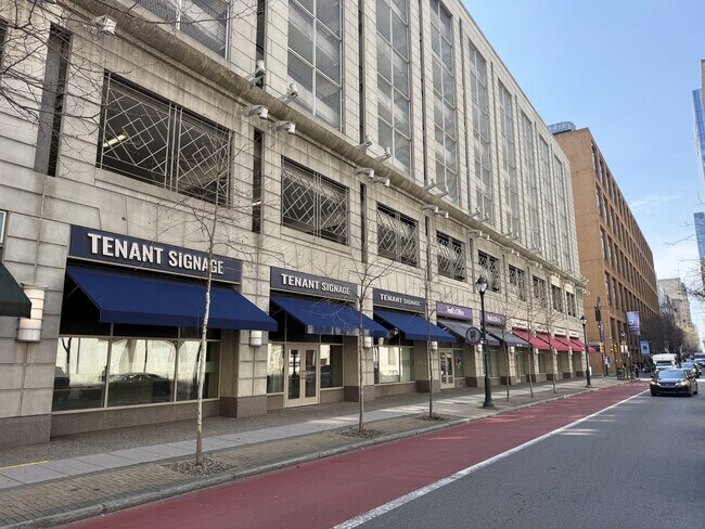 Plus de détails pour 914 Chestnut St, Philadelphia, PA - Commerce de détail à louer