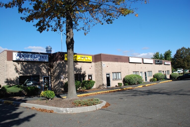 227 S Middletown Rd, Nanuet, NY for lease Building Photo- Image 1 of 5
