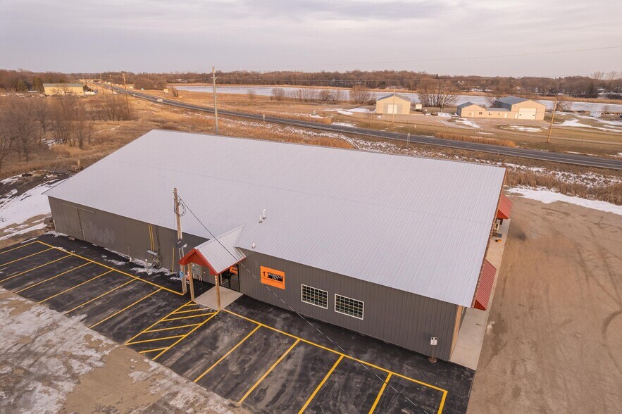 815 E 1st Ave, Osakis, MN à louer - Photo du bâtiment - Image 2 de 33