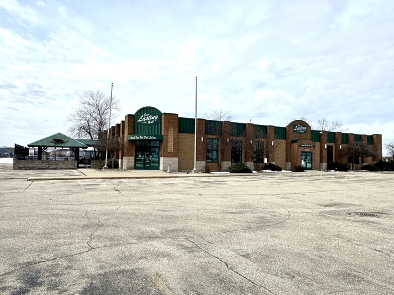 2101 American Dr, Little Chute, WI à vendre - Photo principale - Image 1 de 7