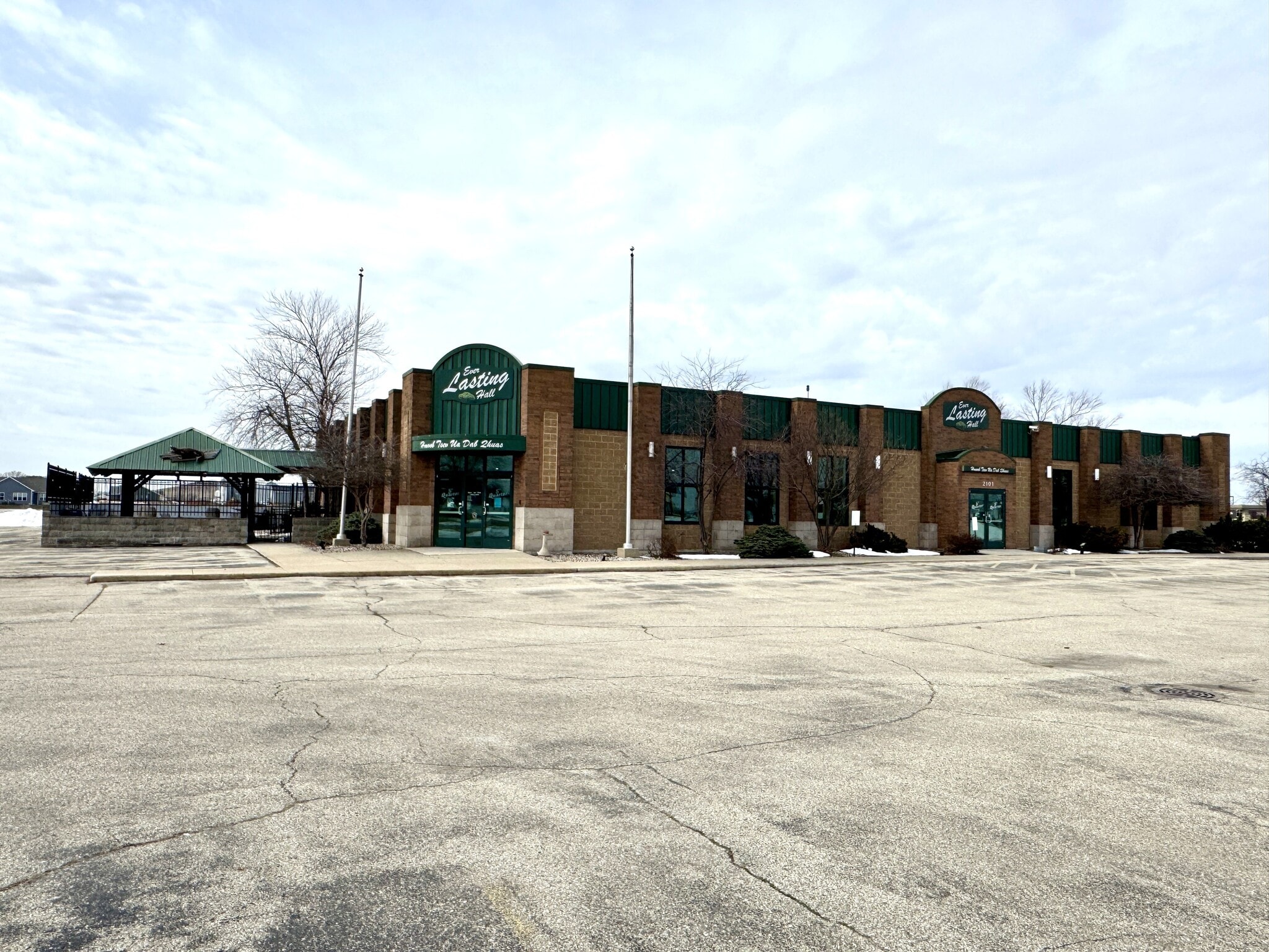 2101 American Dr, Little Chute, WI for sale Primary Photo- Image 1 of 8