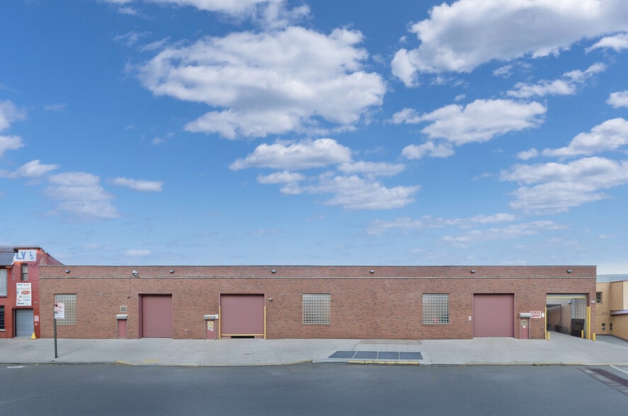 495 Walton Ave, Bronx, NY for lease - Building Photo - Image 2 of 17