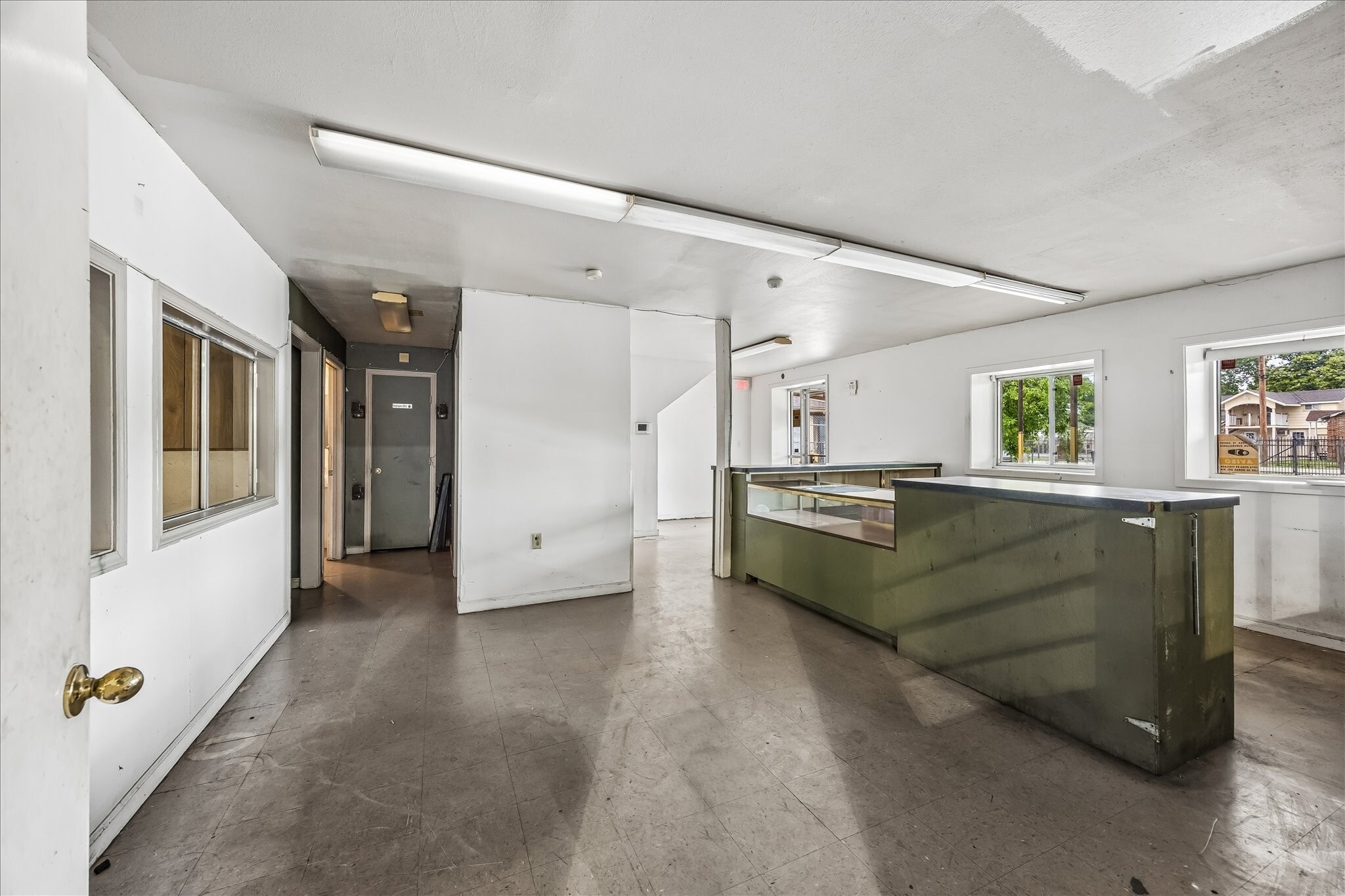 7001 Lyons Ave, Houston, TX for sale Interior Photo- Image 1 of 7