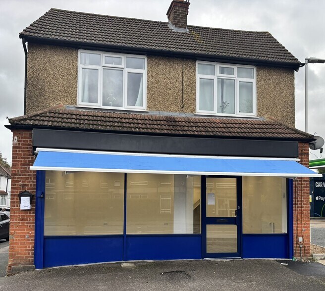 159 Hersham Rd, Walton On Thames à louer - Photo du bâtiment - Image 1 de 3