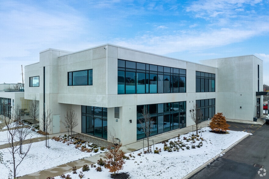 5045 Mainway, Burlington, ON à vendre - Photo du bâtiment - Image 2 de 6