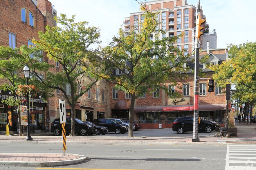 106 Front St E, Toronto, ON à louer - Photo du bâtiment - Image 2 de 4