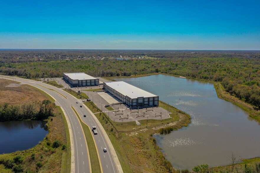 N Hoagland Blvd, Kissimmee, FL à louer - Photo du bâtiment - Image 2 de 2