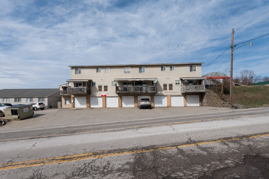 18 Powers Ct, Westover, WV à vendre - Photo du bâtiment - Image 3 de 16