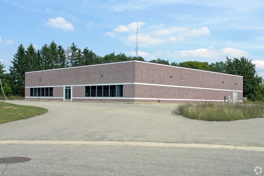 410 Swartz Ct, Ionia, MI à vendre - Photo du bâtiment - Image 2 de 14