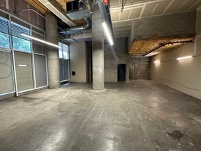 825 S Hill St, Los Angeles, CA for lease Interior Photo- Image 2 of 7