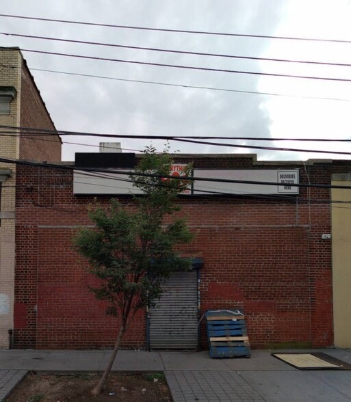 10-55 Beach 20th Street & 10-62 Beach 21 portfolio of 2 properties for sale on LoopNet.ca - Primary Photo - Image 2 of 2