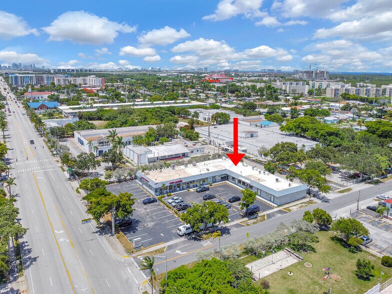 265 S Federal Hwy, Dania Beach, FL à vendre - Photo du bâtiment - Image 2 de 31
