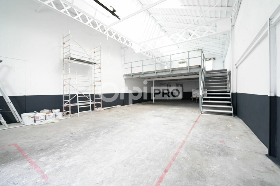 195-199 Avenue Francis De Pressensé, Vénissieux for lease Interior Photo- Image 1 of 7