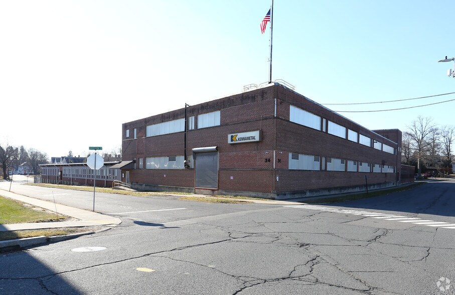 34 Sanderson St, Greenfield, MA à vendre - Photo principale - Image 1 de 4