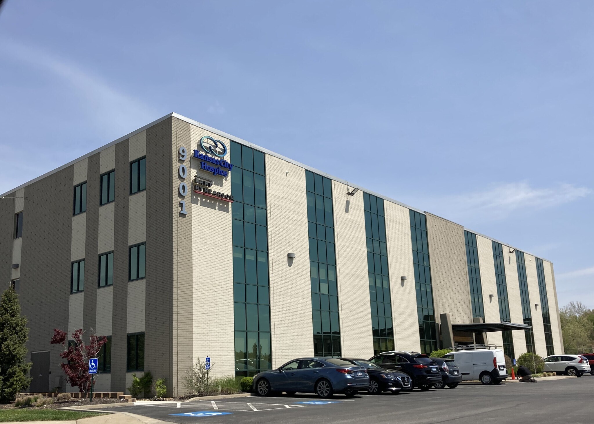 9001 State Line Rd, Kansas City, MO à louer Photo du bâtiment- Image 1 de 8
