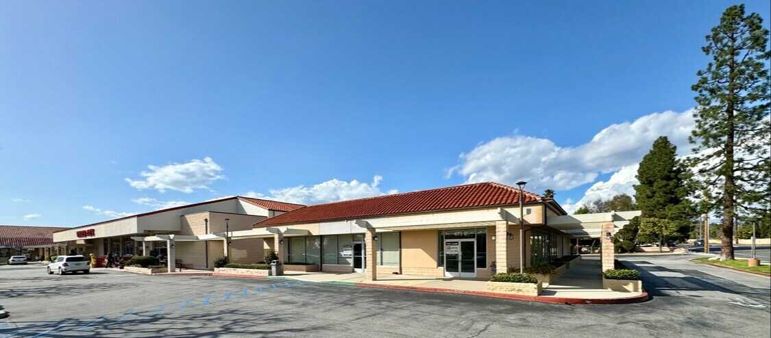 355-475 E Avenida De Los Arboles, Thousand Oaks, CA à louer Photo du bâtiment- Image 1 de 3