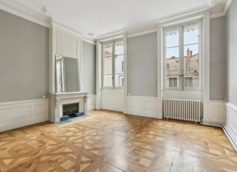 Office in Lyon for sale - Interior Photo - Image 1 of 13