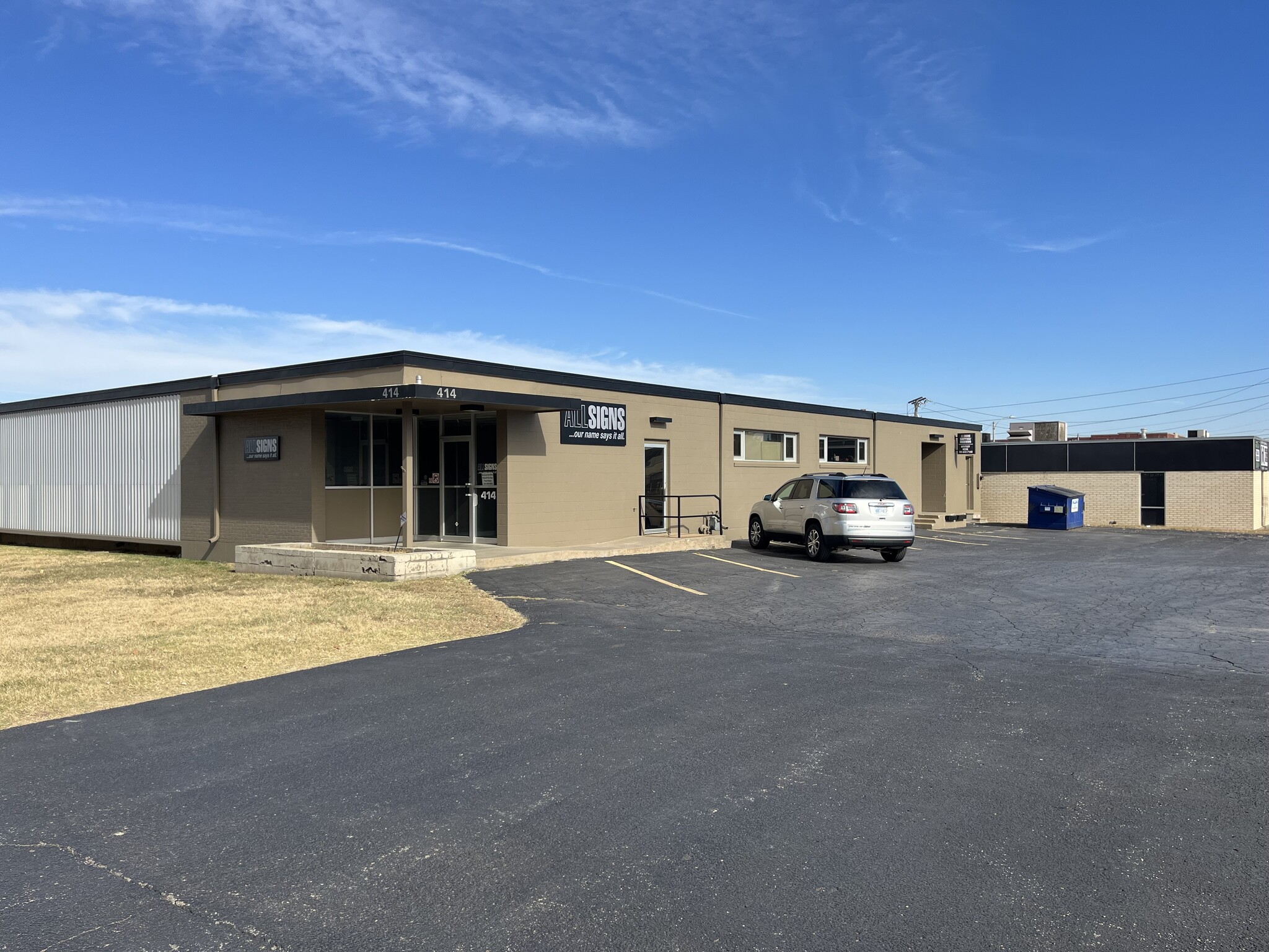 414 SE Jefferson Ave, Topeka, KS for lease Building Photo- Image 1 of 9