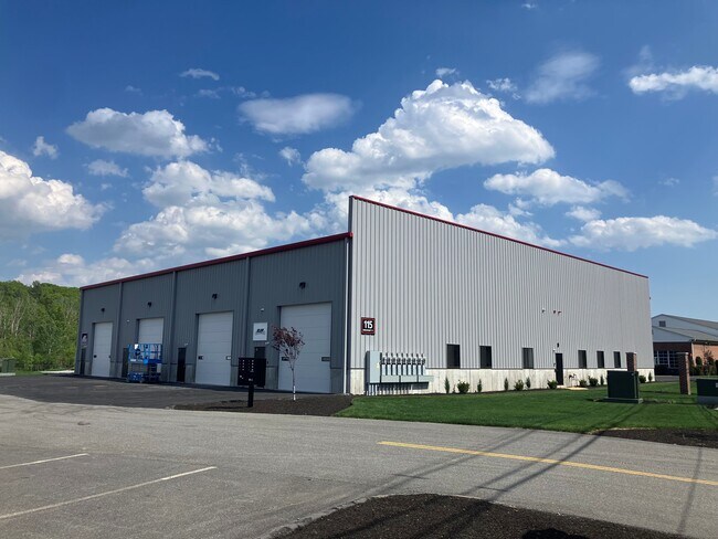 Plus de détails pour 115 Shrewsbury St, West Boylston, MA - Industriel à louer