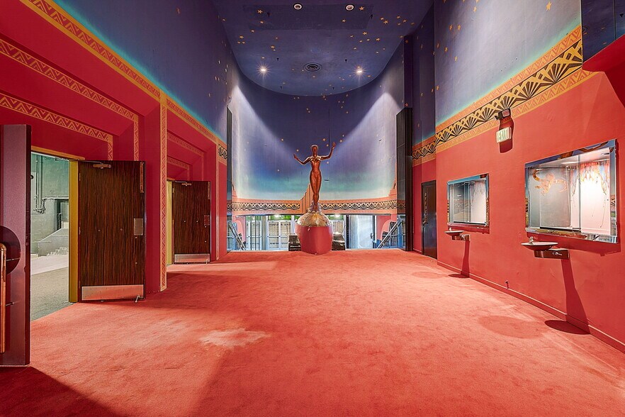 6230 W Sunset Blvd, Los Angeles, CA à vendre - Photo intérieure - Image 2 de 6