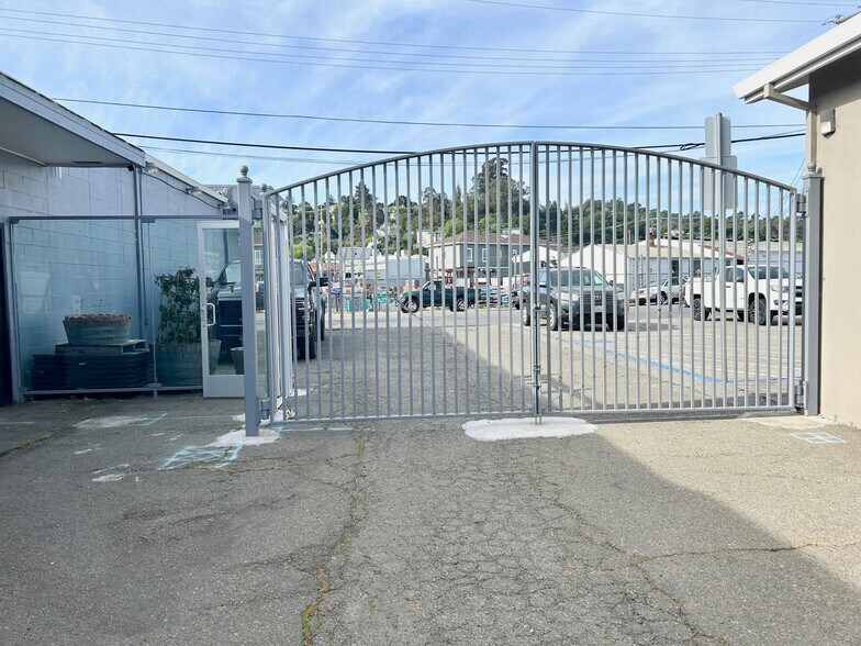 27 Jordan St, San Rafael, CA à louer - Photo du bâtiment - Image 3 de 4