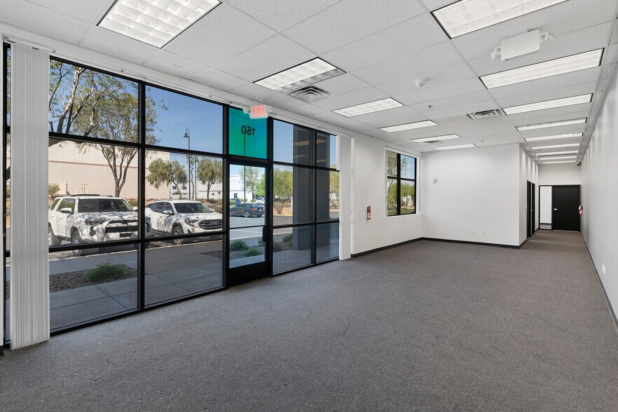 7380 Eastgate Rd, Henderson, NV à louer - Photo du bâtiment - Image 3 de 4