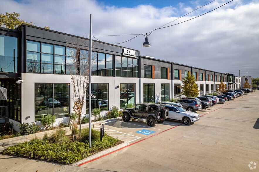 600 N Shepherd Dr, Houston, TX à louer - Photo du bâtiment - Image 3 de 9