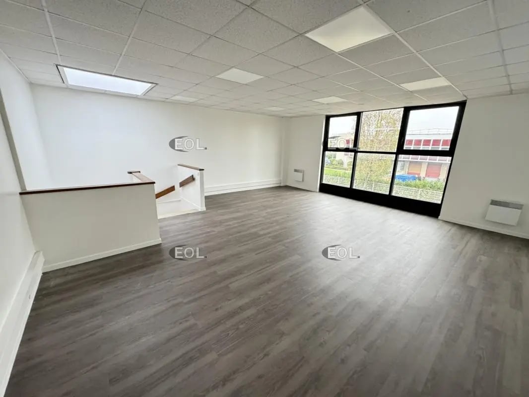 Flex in Coignières for lease Interior Photo- Image 1 of 12