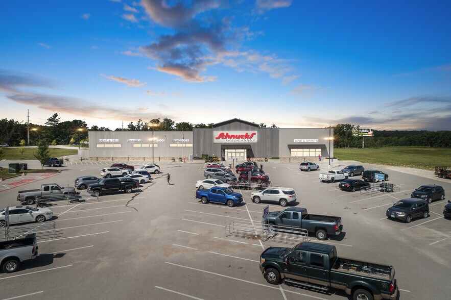 499 E Veterans Memorial Pky, Warrenton, MO for sale - Building Photo - Image 1 of 20
