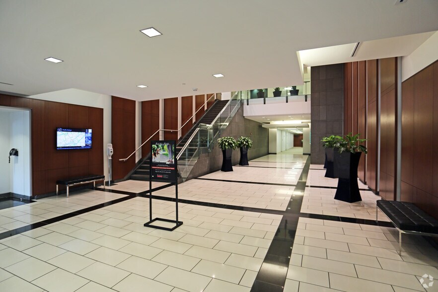 3805 West Chester Pike, Newtown Square, PA à louer - Hall d’entrée - Image 2 de 9