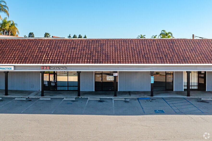5331 Holt Blvd, Montclair, CA à louer - Photo du bâtiment - Image 3 de 4