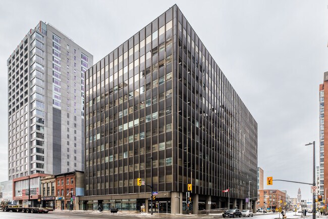 Plus de détails pour 400 Cumberland St, Ottawa, ON - Bureau à vendre