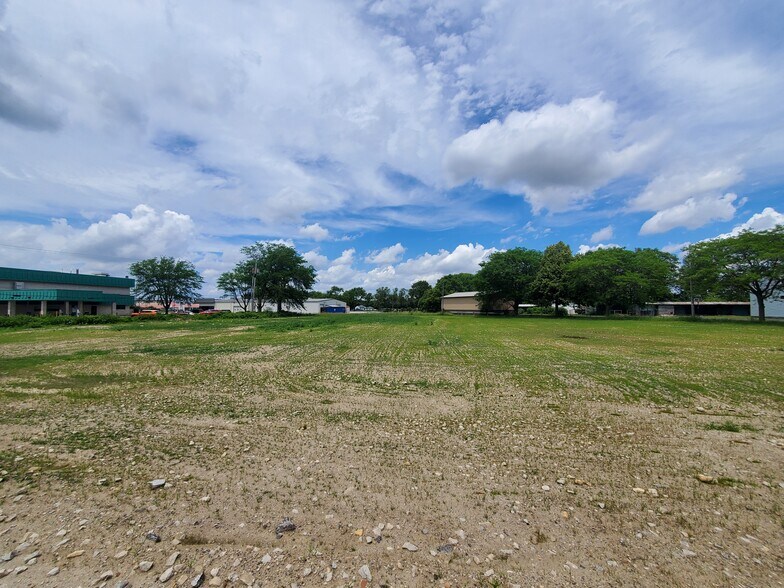 1657 N Union St, Fostoria, OH à vendre - Photo du bâtiment - Image 3 de 3
