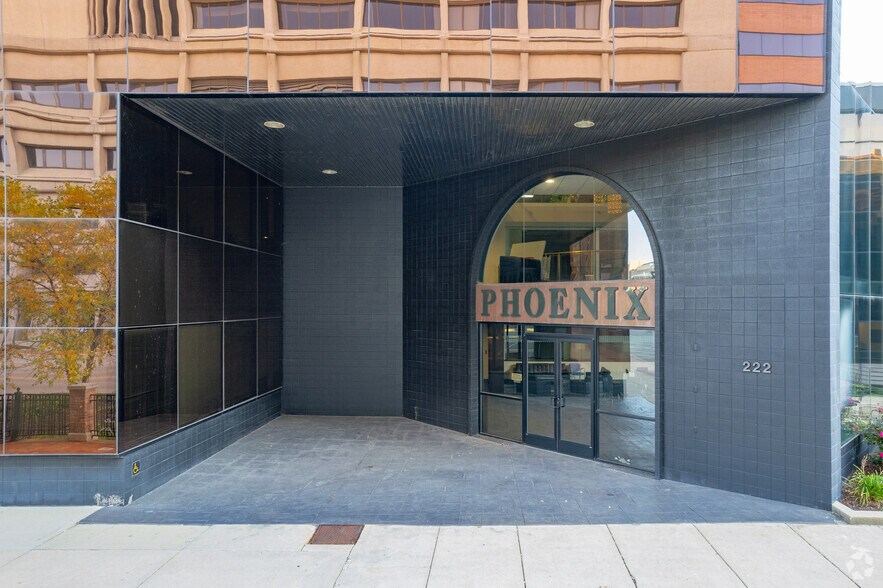 222 N Washington Sq, Lansing, MI for lease - Building Photo - Image 2 of 9