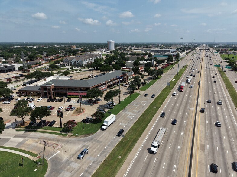 2301 N Central Expy, Plano, TX à louer - Photo du bâtiment - Image 3 de 5