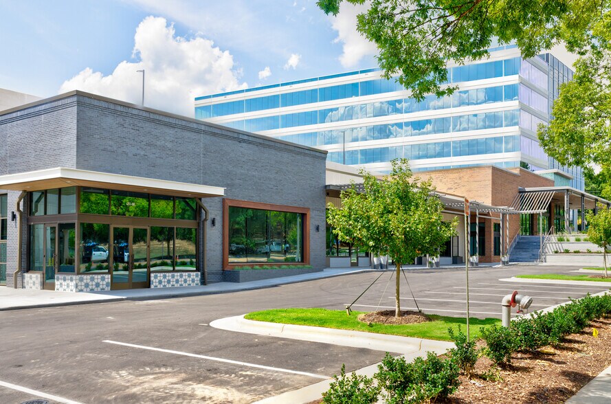 4300 Edwards Mill Rd, Raleigh, NC à louer - Photo du bâtiment - Image 3 de 22