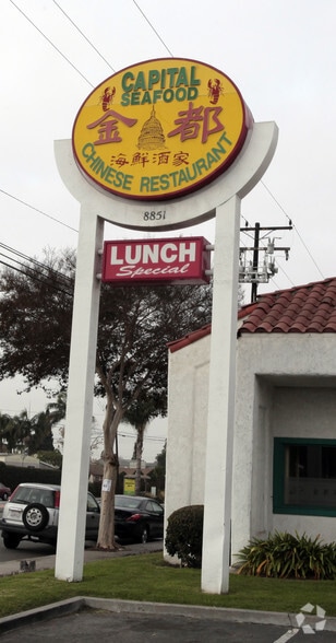 8851-8937 Westminster Blvd, Garden Grove, CA for lease - Building Photo - Image 2 of 4