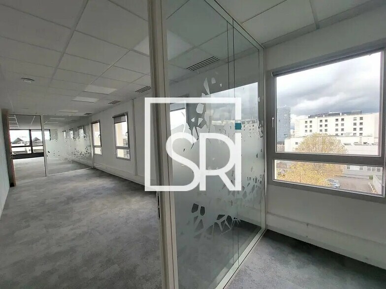 Office in Clermont-Ferrand for lease - Interior Photo - Image 3 of 10